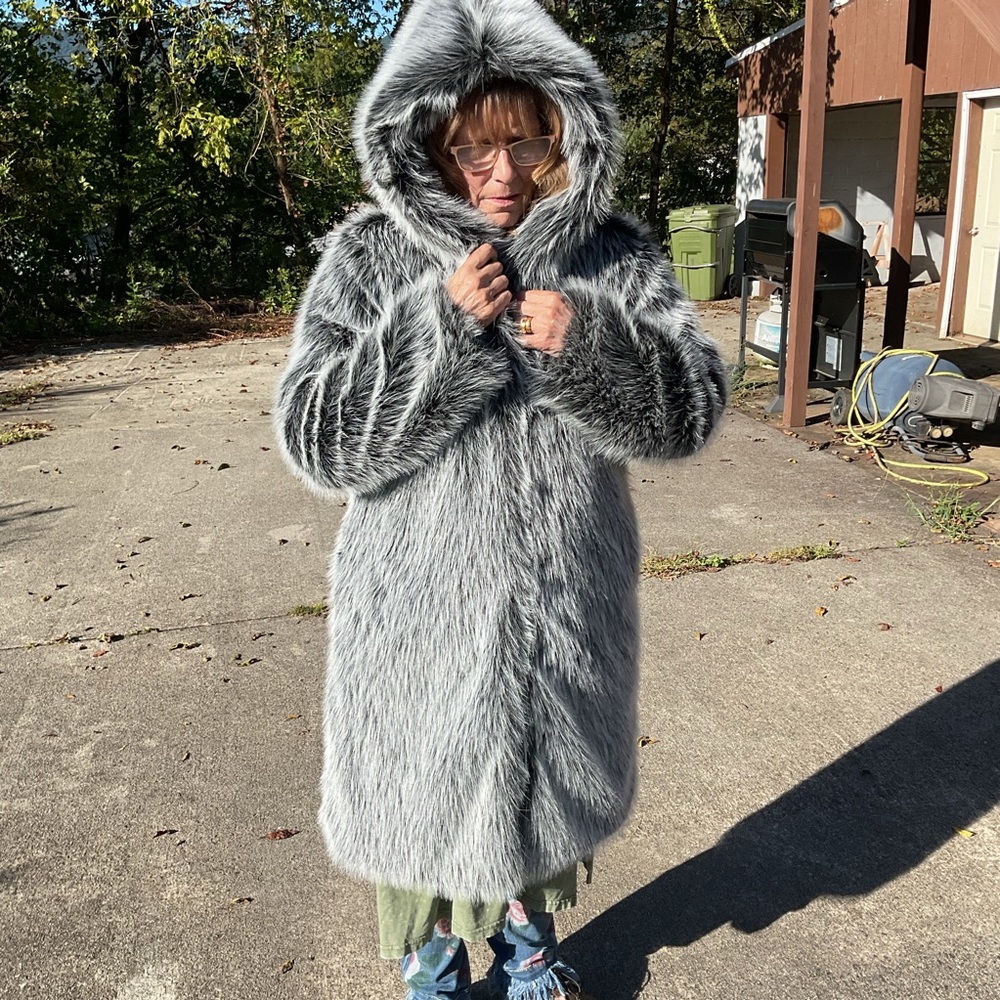 NWT  Faux Fur Arctic Fox Silver Black Long Thick Heavy Beautifulb Coat Large - Picture 6 of 16